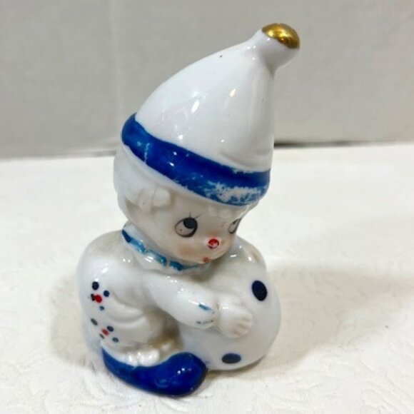 VTG Ceramic Child Dressed as Circus Clown w/Ball Figurine Collectible 3.5" Tall - Picture 1 of 11